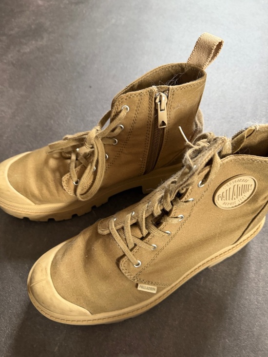 Palladium Shoes - Palladium Women’s Canvas Side-Zip Combat Boots in Tan